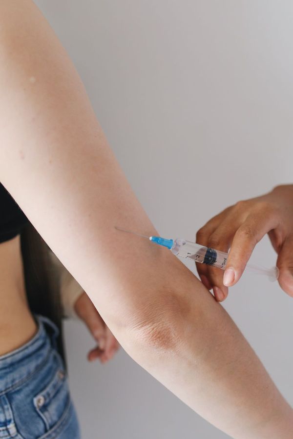 A skin test being given in the inner forearm